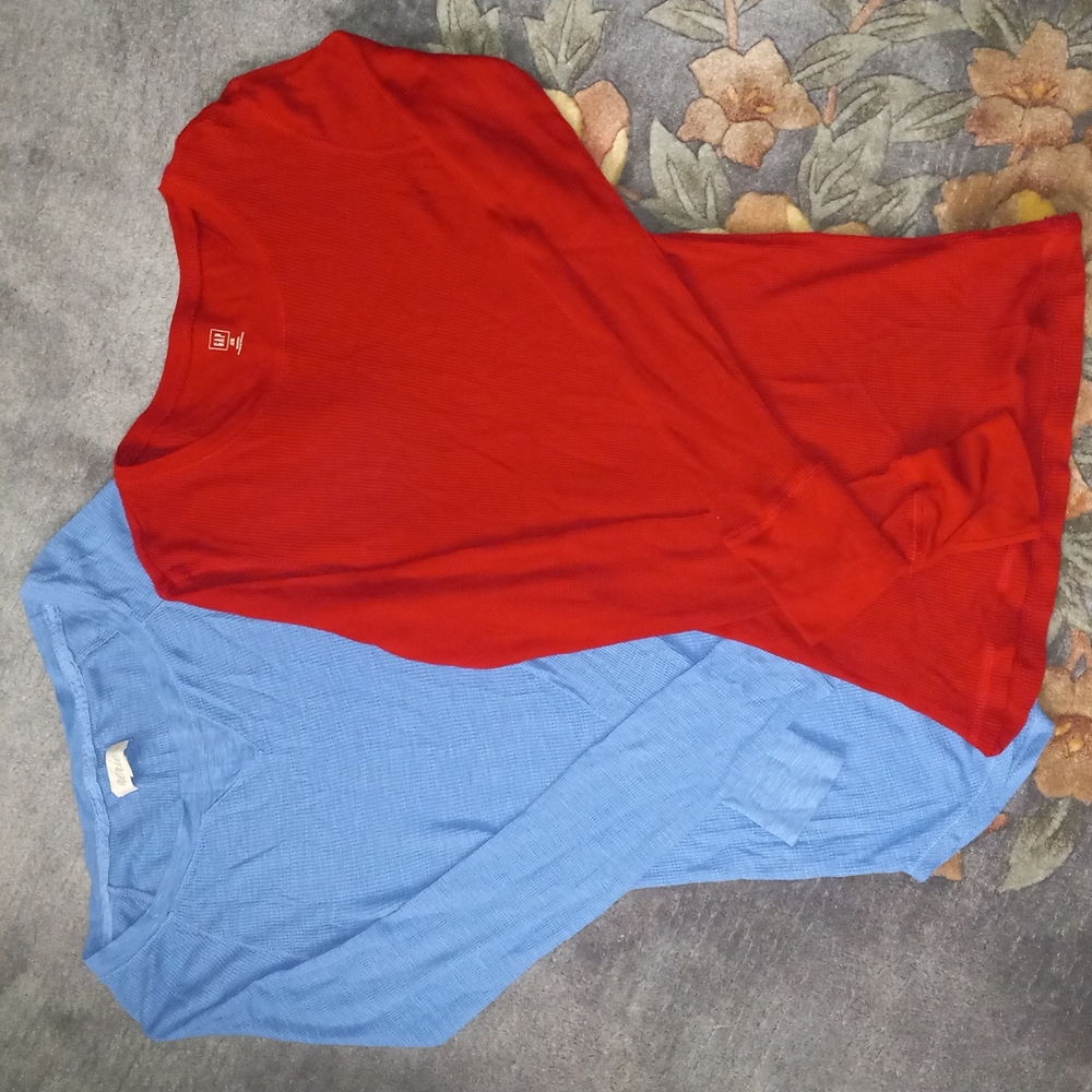 2 knit sleep shirts